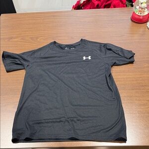 Under Armour boys Short Sleeve Black Tee